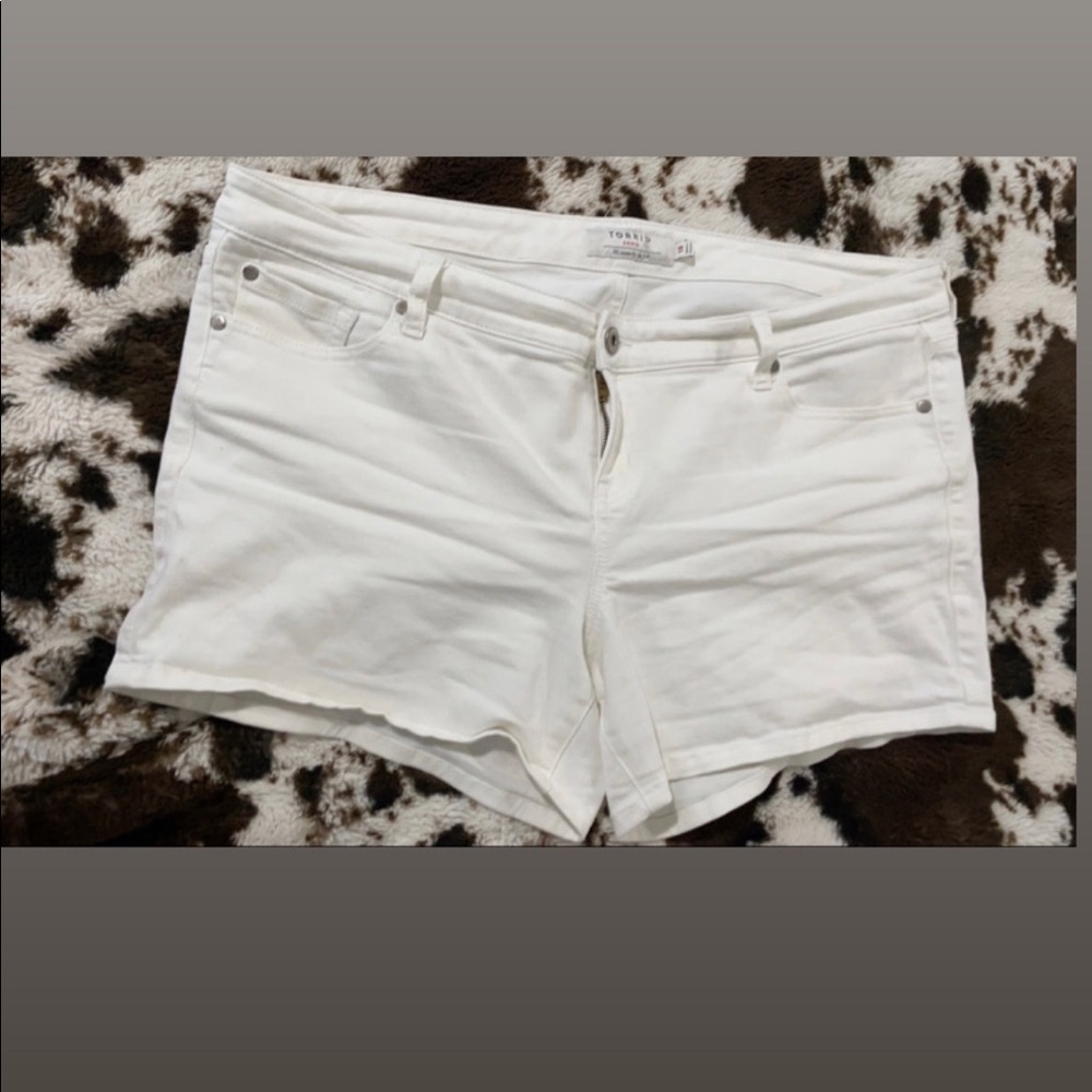 Torrid ‘White Denim shorts